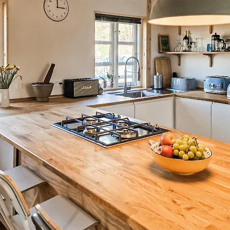 Holiday home Lovely In With Wifi